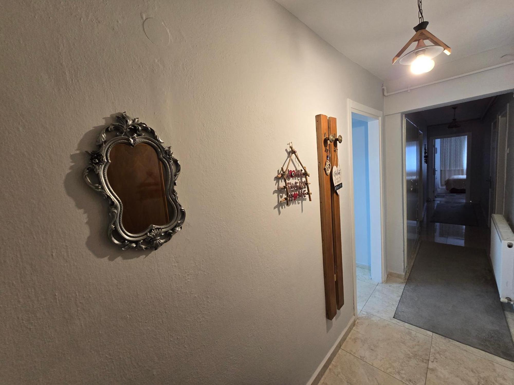イズミル3+1 , Historical Elevator, Warm House Next To Seaアパートメント エクステリア 写真
